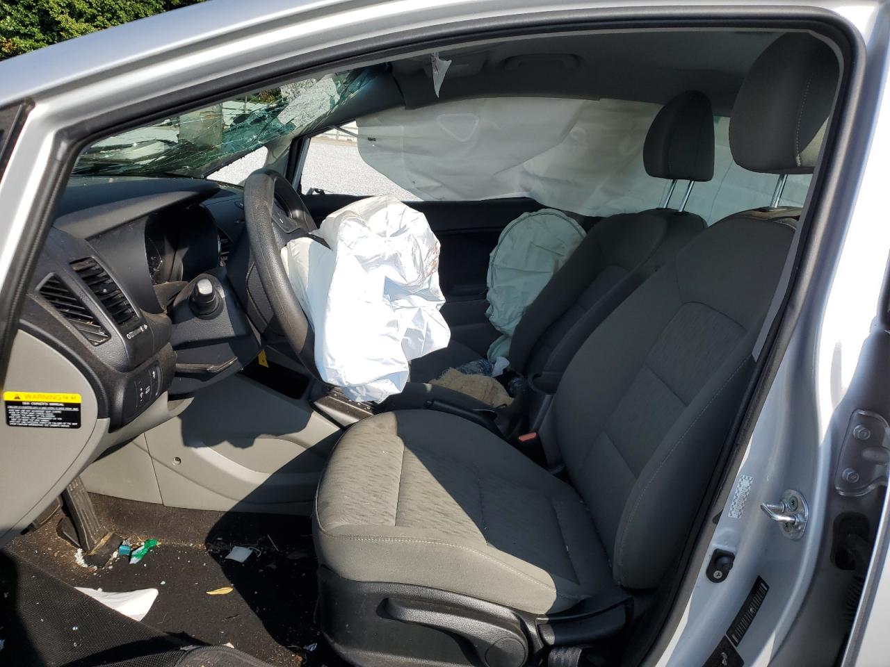 KNAFK4A66F5410003 2015 Kia Forte Lx