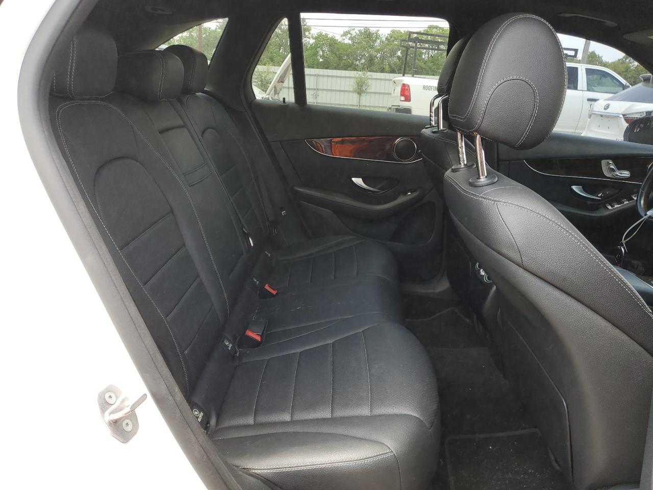 WDC0G4JB9HF141770 2017 Mercedes-Benz Glc 300