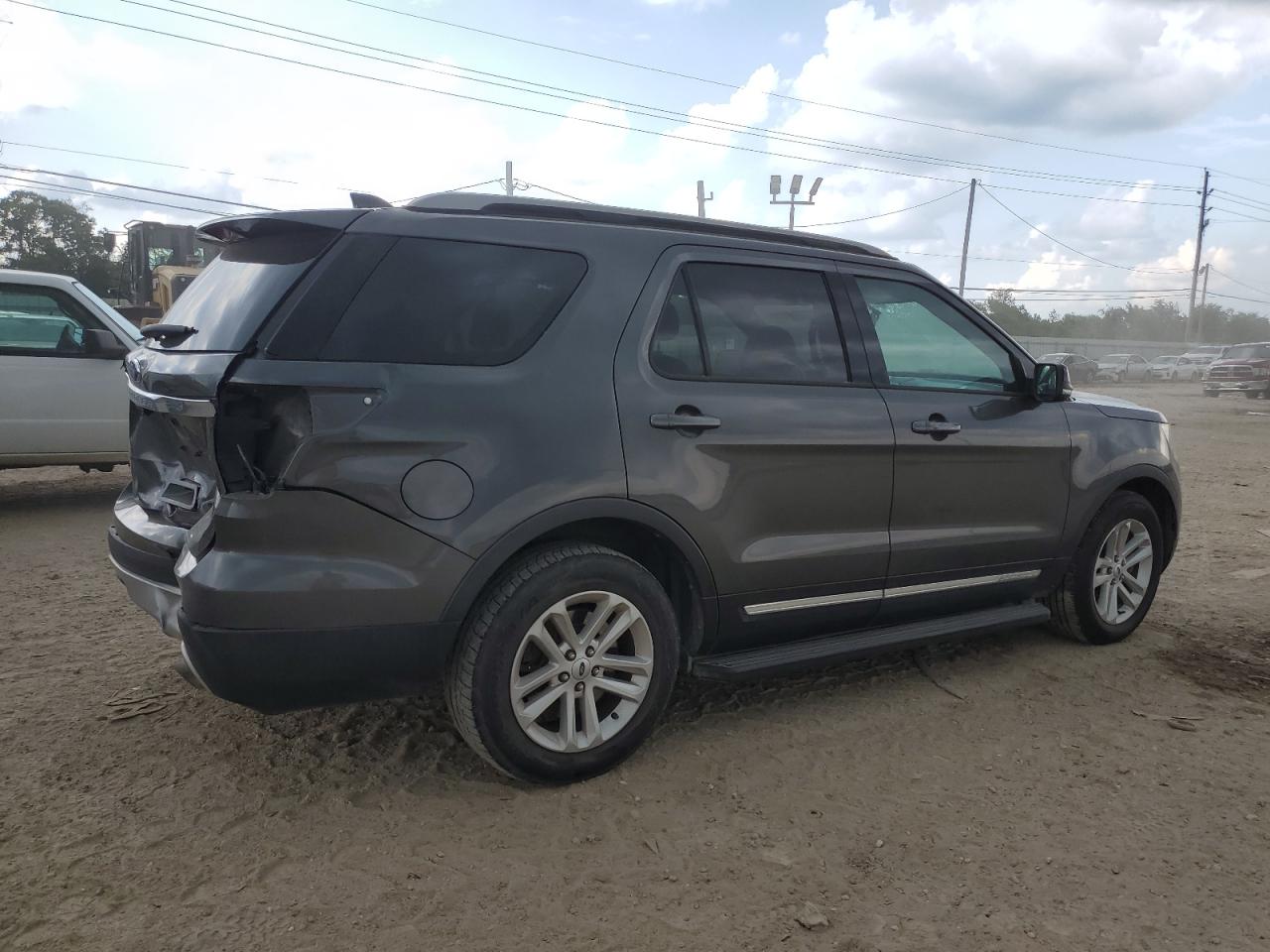 1FM5K7D83HGD98781 2017 Ford Explorer Xlt