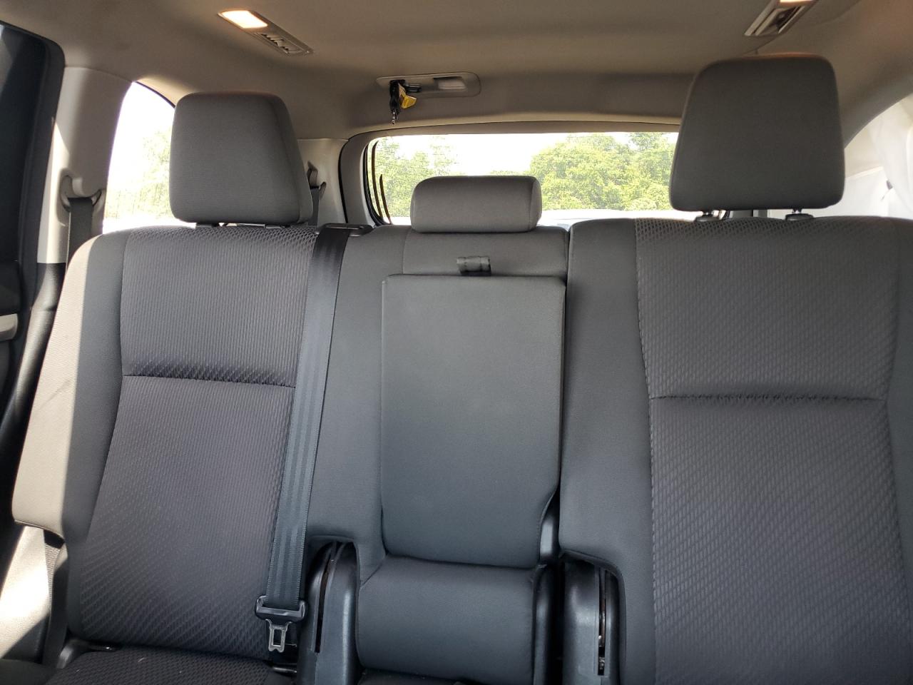 5TDZZRFH7JS242801 2018 Toyota Highlander Le