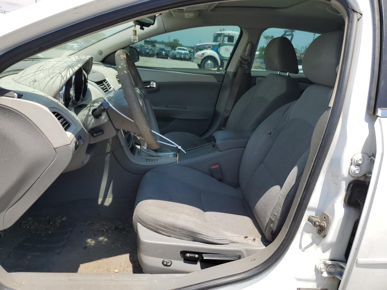 1G1ZC5E12BF108660 2011 Chevrolet Malibu 1Lt