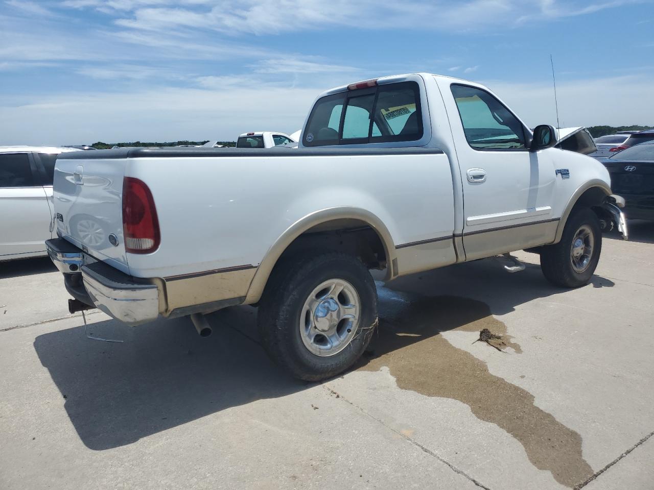 1FTRF18W4XKA52346 1999 Ford F150