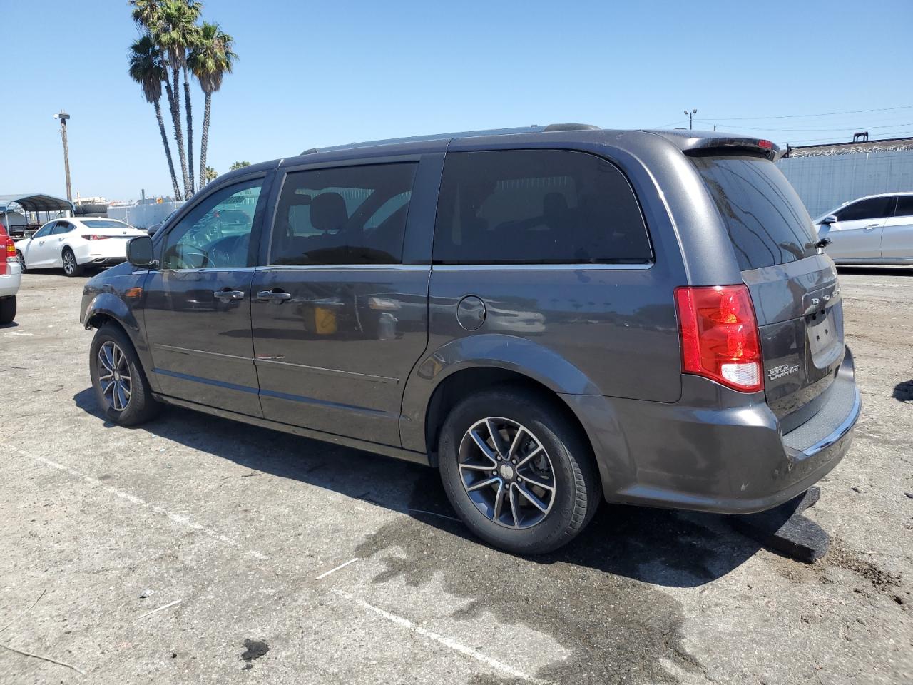 2C4RDGCG8HR805677 2017 Dodge Grand Caravan Sxt