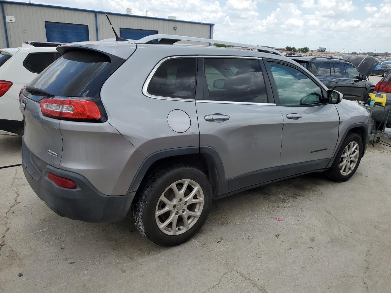 2014 Jeep Cherokee Latitude vin: 1C4PJLCS9EW206853