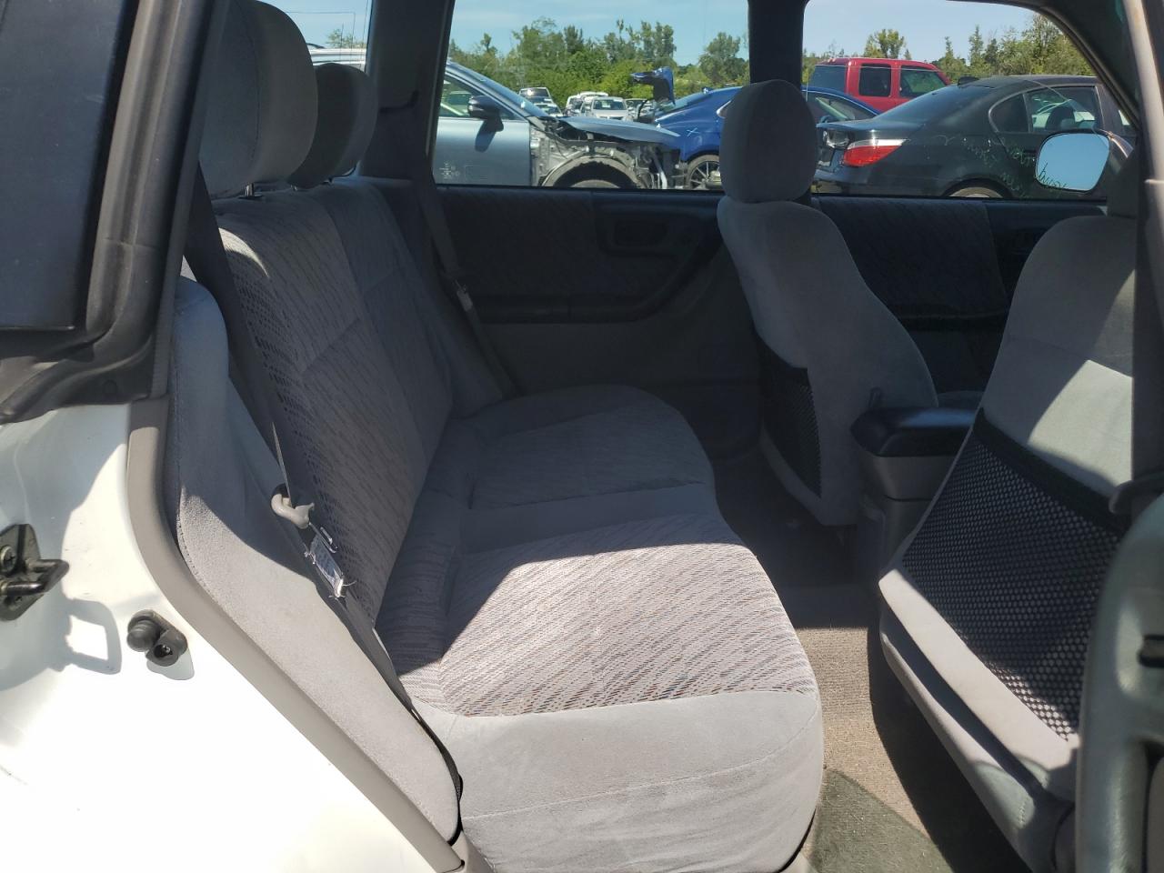 JF1SF6556YH714894 2000 Subaru Forester S