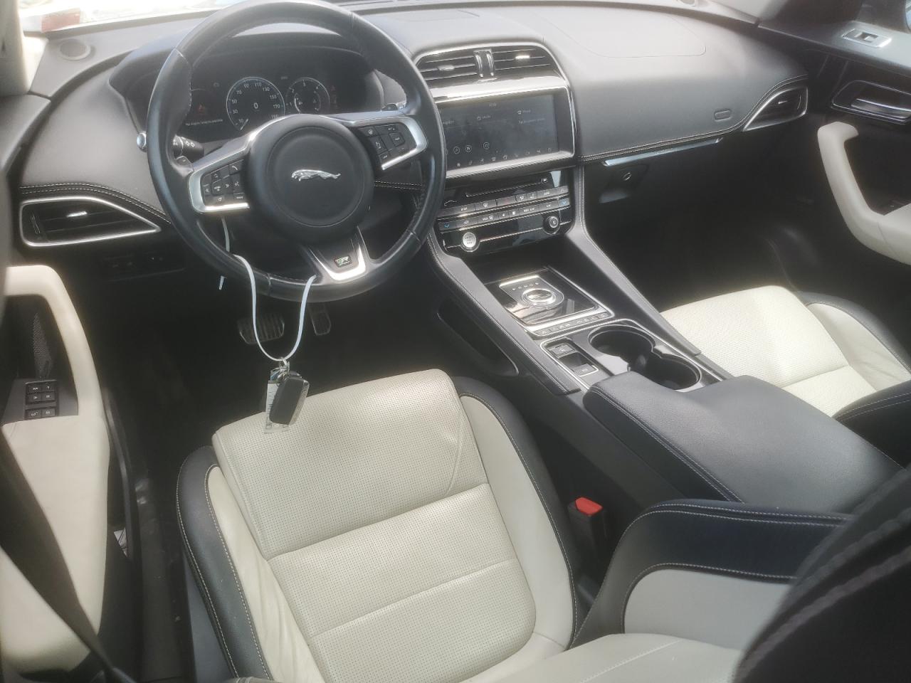 SADCL2BN7HA488270 2017 Jaguar F-Pace R - Sport