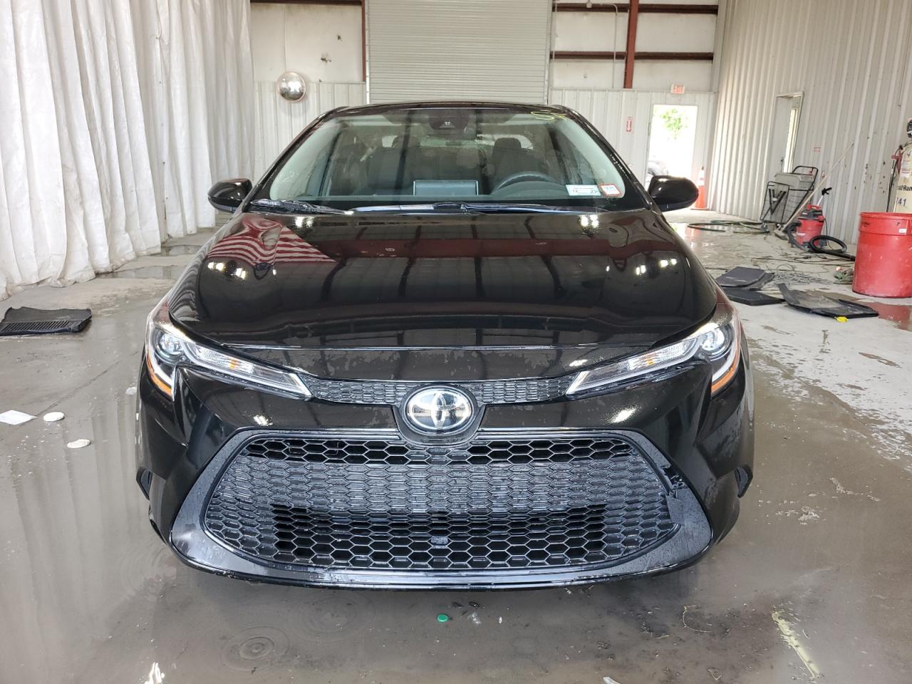 2021 Toyota Corolla Le vin: JTDEPMAE7MJ182329