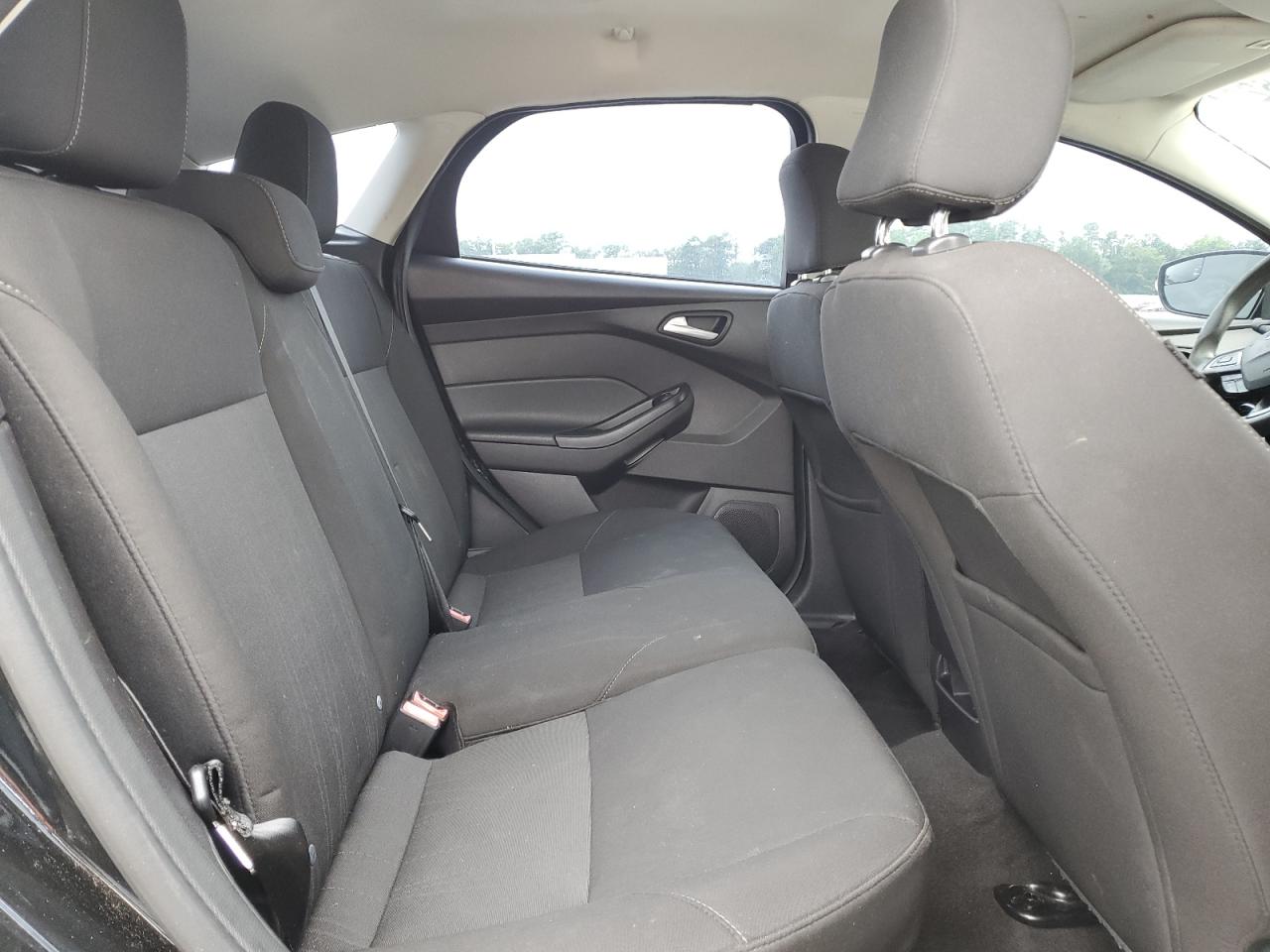 1FADP3K23FL223658 2015 Ford Focus Se