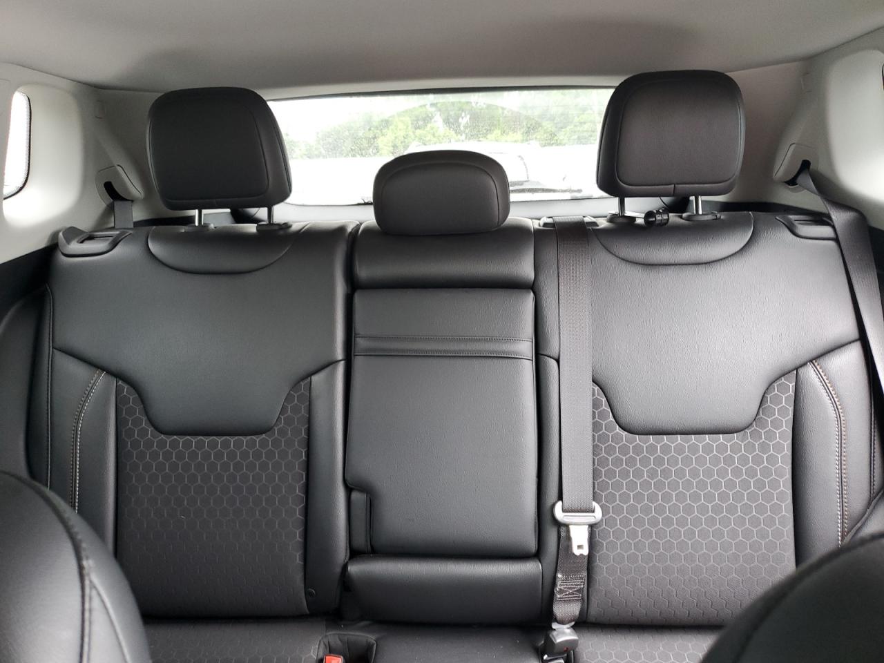 3C4NJDBB3KT776296 2019 Jeep Compass Latitude