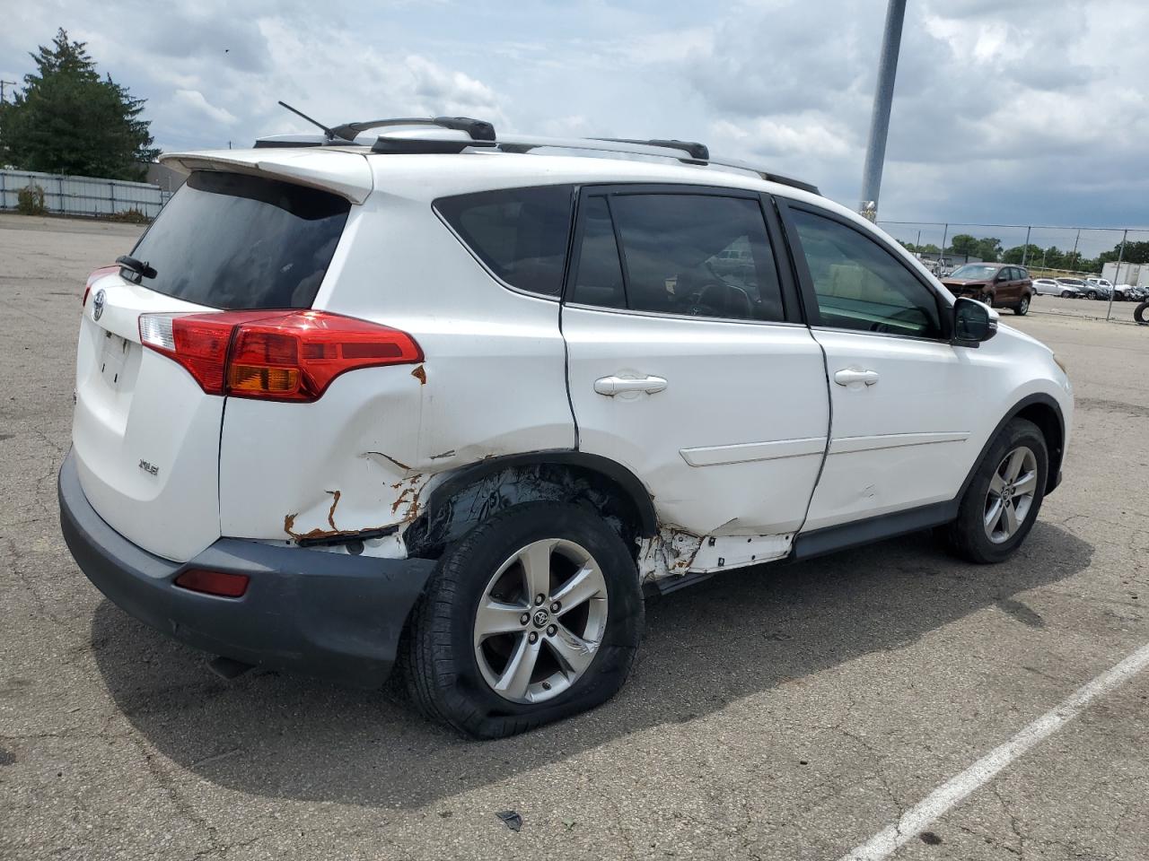 2015 Toyota Rav4 Xle vin: 2T3WFREV1FW208586