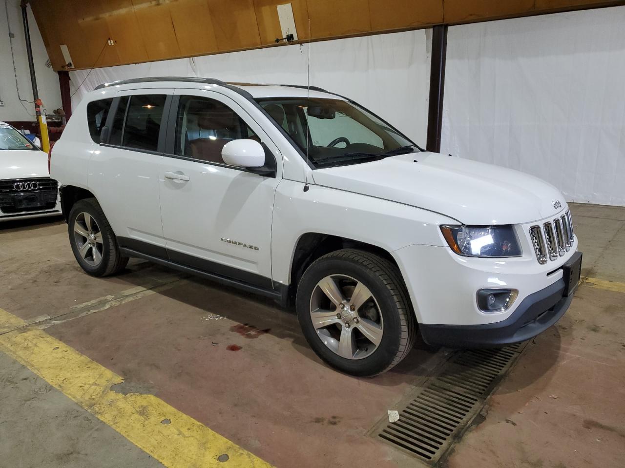 1C4NJDEB2GD672147 2016 Jeep Compass Latitude