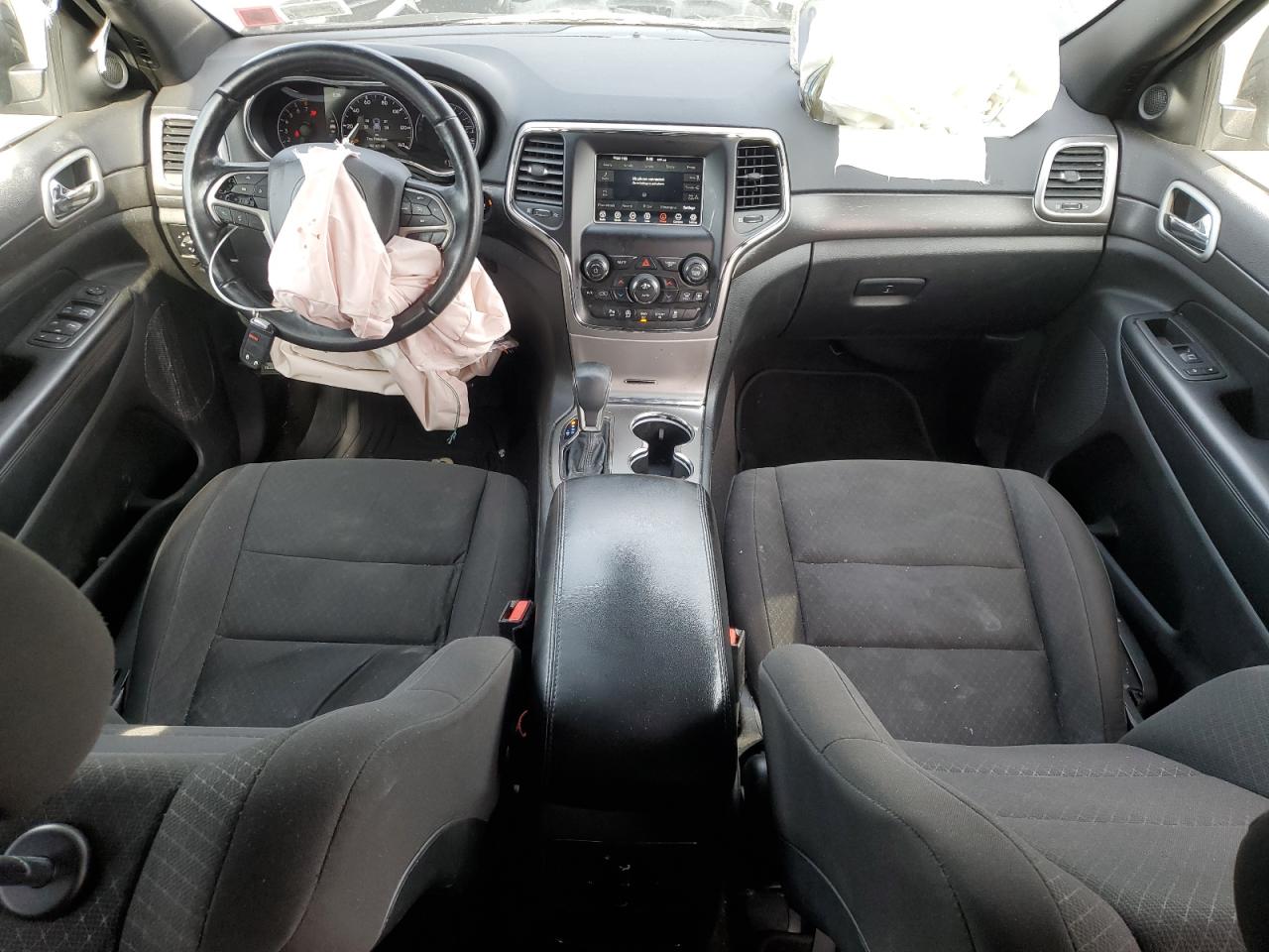 1C4RJFAG8JC469131 2018 Jeep Grand Cherokee Laredo