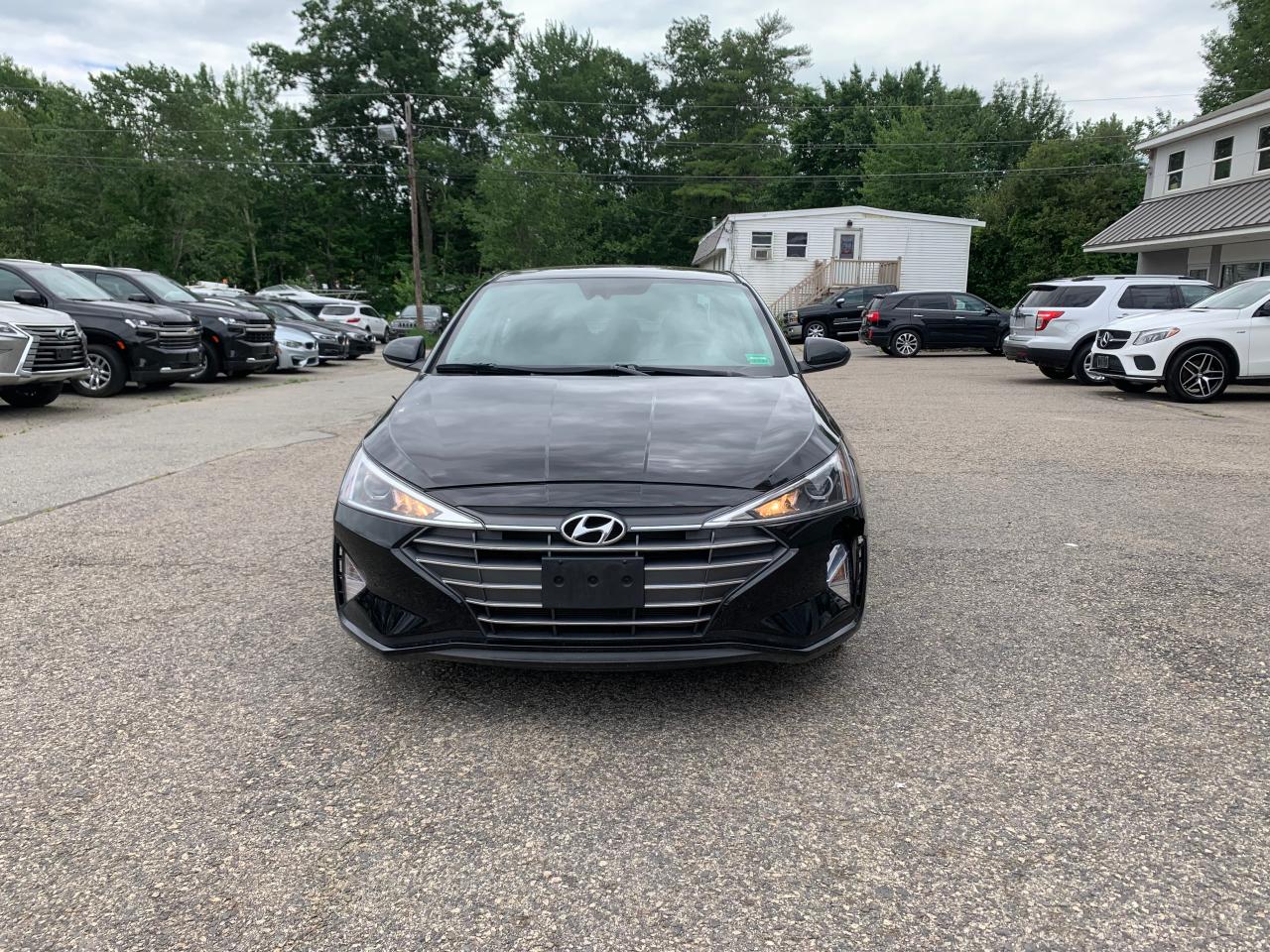 2020 Hyundai Elantra Sel vin: KMHD84LF0LU946416