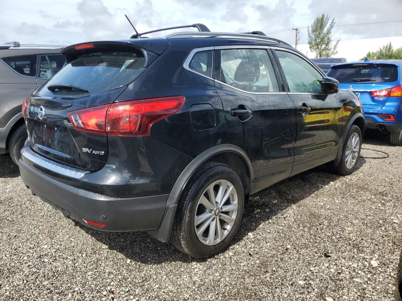 JN1BJ1CR1KW318363 2019 Nissan Rogue Sport S