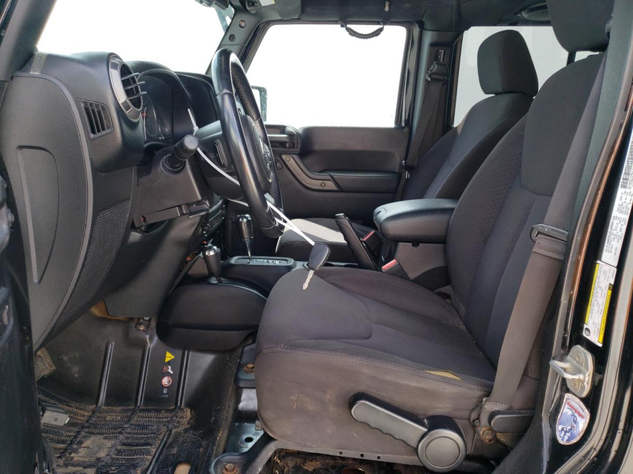 1C4HJWDG2DL583427 2013 Jeep Wrangler Unlimited Sport