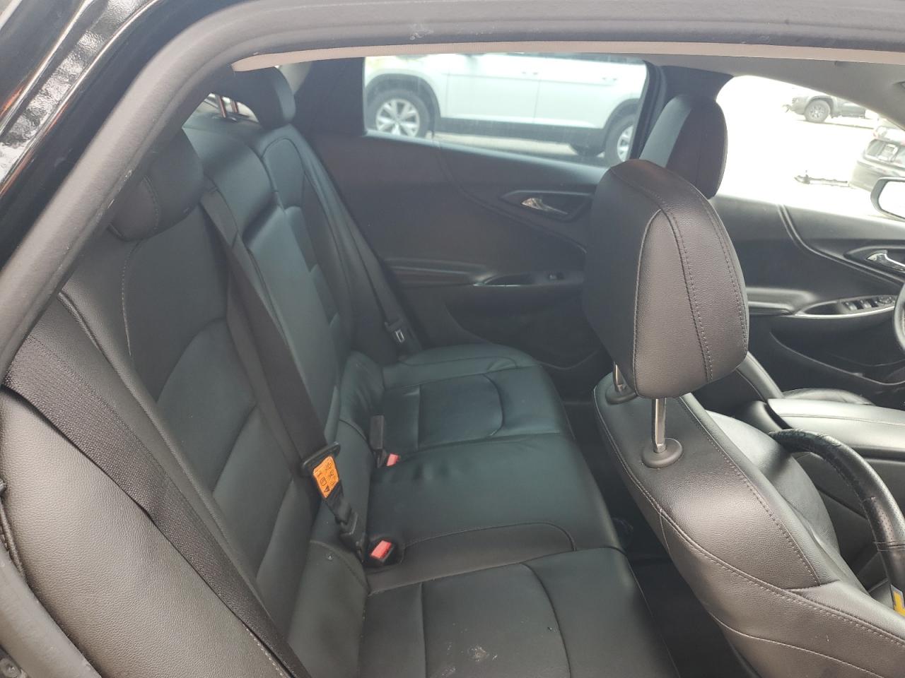 1G1ZD5ST0JF104950 2018 Chevrolet Malibu Lt