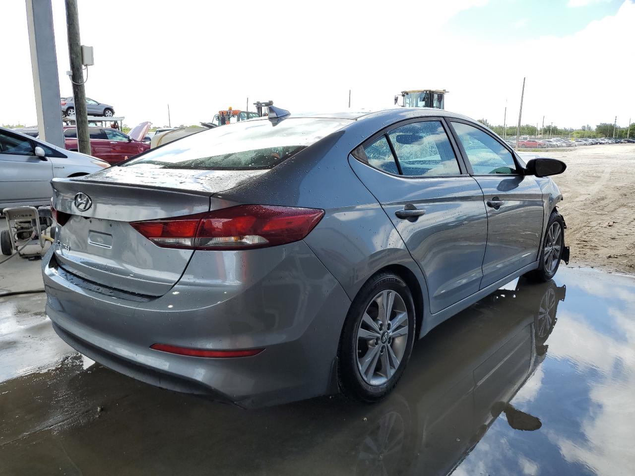 2017 Hyundai Elantra Se vin: KMHD84LF3HU358100