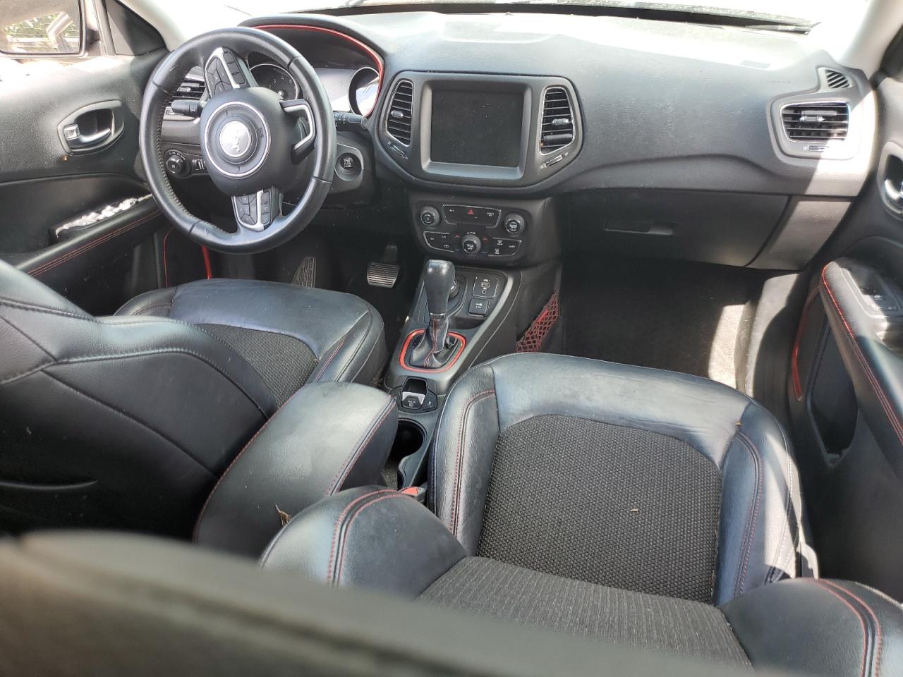 3C4NJDDB3KT744882 2019 Jeep Compass Trailhawk