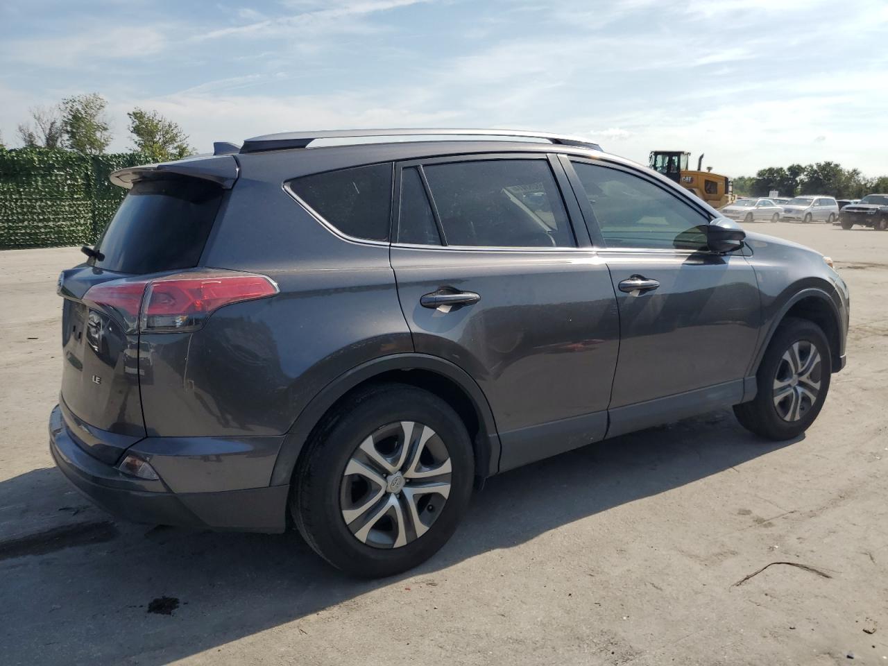 JTMZFREV5HJ105766 2017 Toyota Rav4 Le