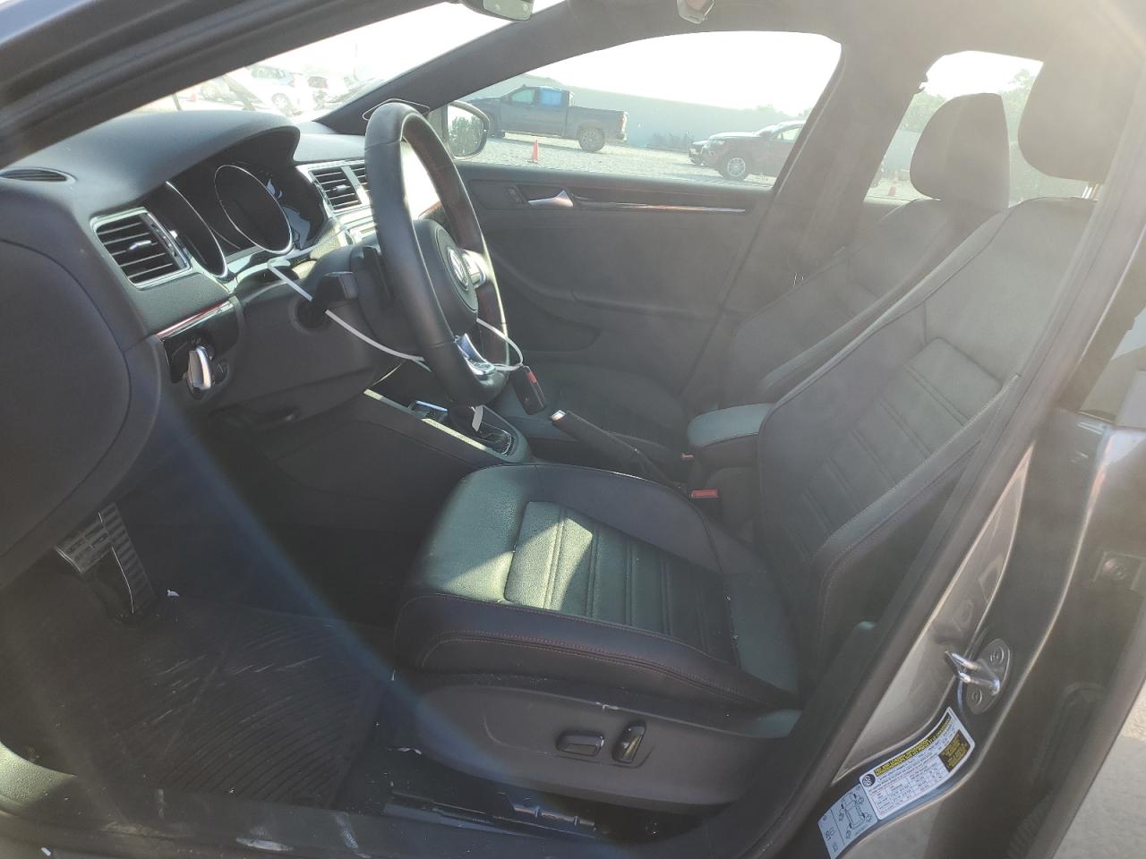 3VW4T7AJ8HM305812 2017 Volkswagen Jetta Gli