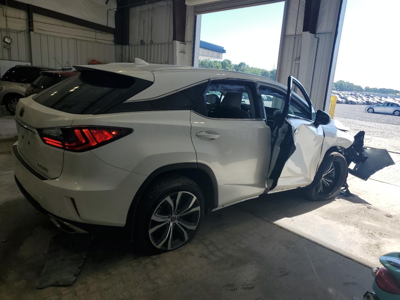 2T2BZMCAXJC157001 2018 Lexus Rx 350 Base