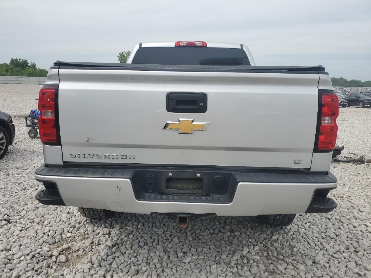 3GCUKREC6JG587823 2018 Chevrolet Silverado K1500 Lt