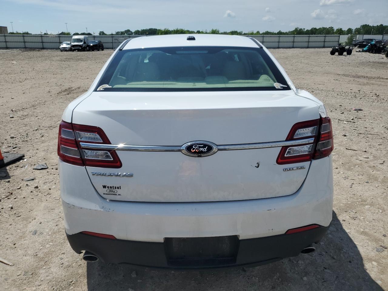 1FAHP2D84HG119799 2017 Ford Taurus Se