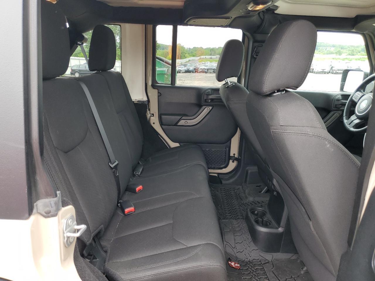 1C4BJWDG0GL243686 2016 Jeep Wrangler Unlimited Sport