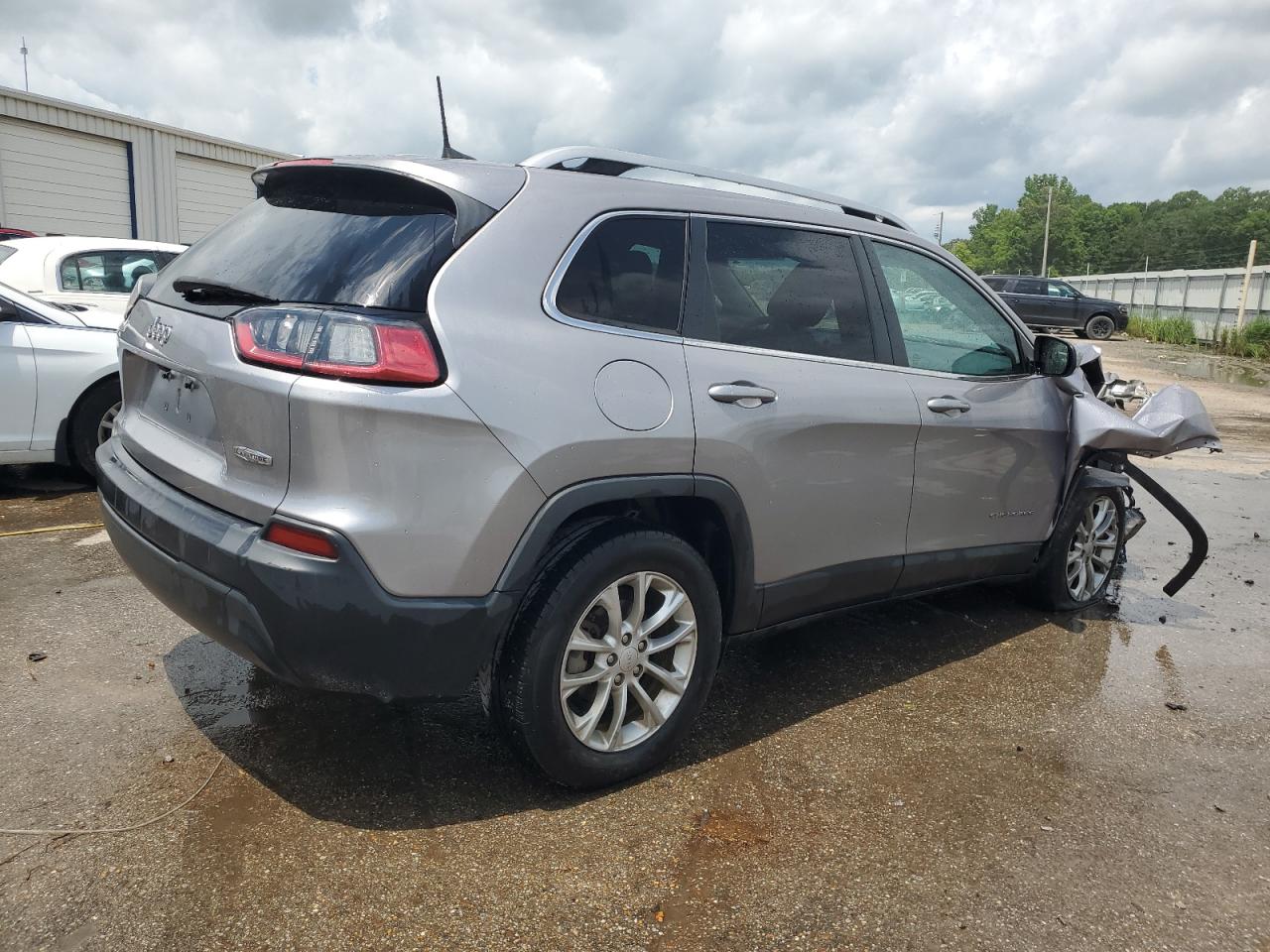 2019 Jeep Cherokee Latitude vin: 1C4PJLCB3KD241539