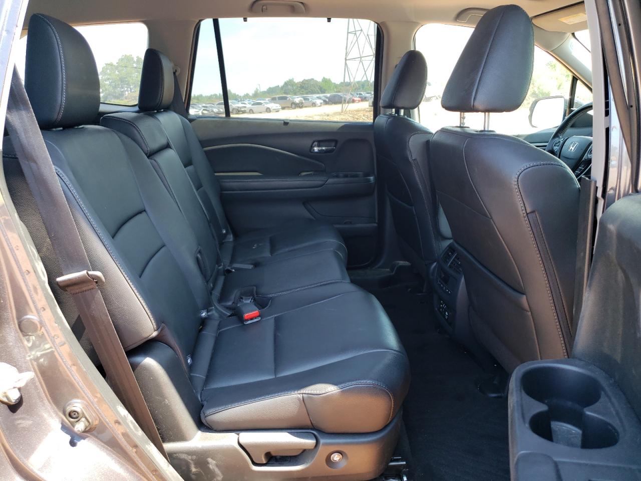 5FNYF5H93GB031949 2016 Honda Pilot Touring