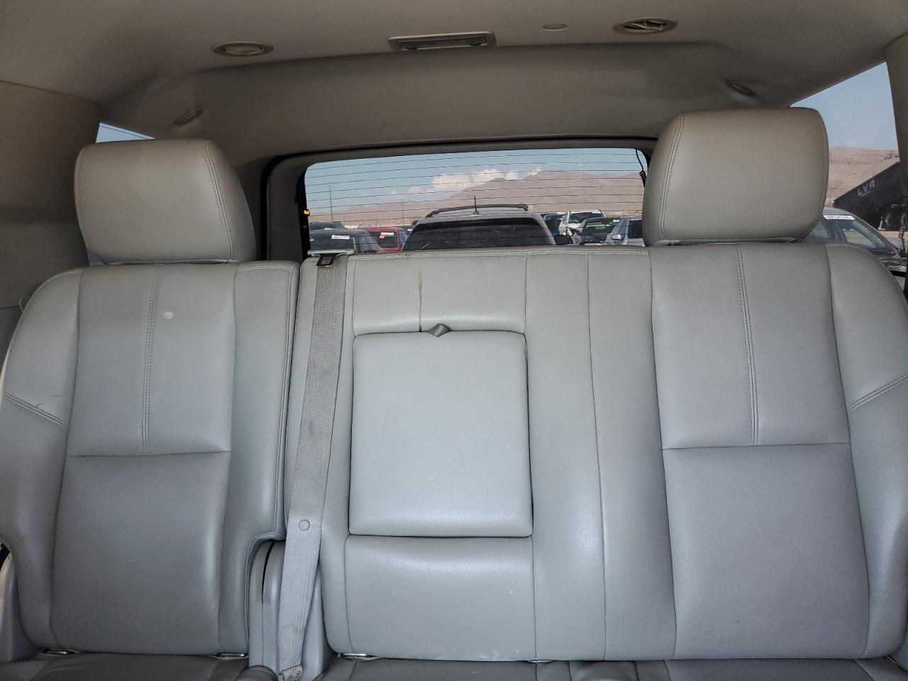 1GNSKBE06BR127865 2011 Chevrolet Tahoe K1500 Lt