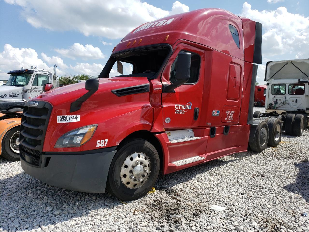 Lot #2937962825 2020 FREIGHTLINER CASCADIA 1