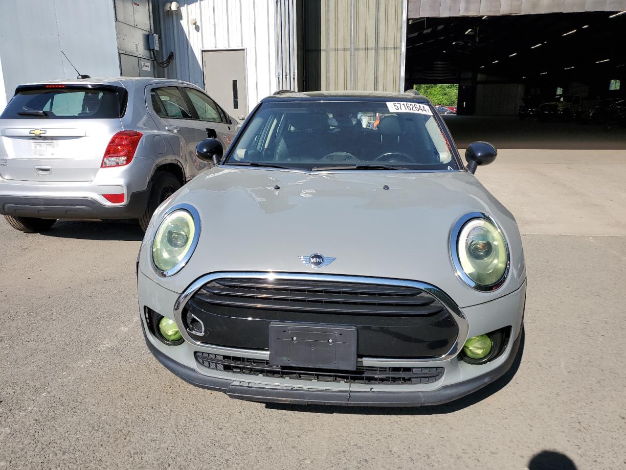 2016 Mini Cooper Clubman vin: WMWLN5C52G2B35076