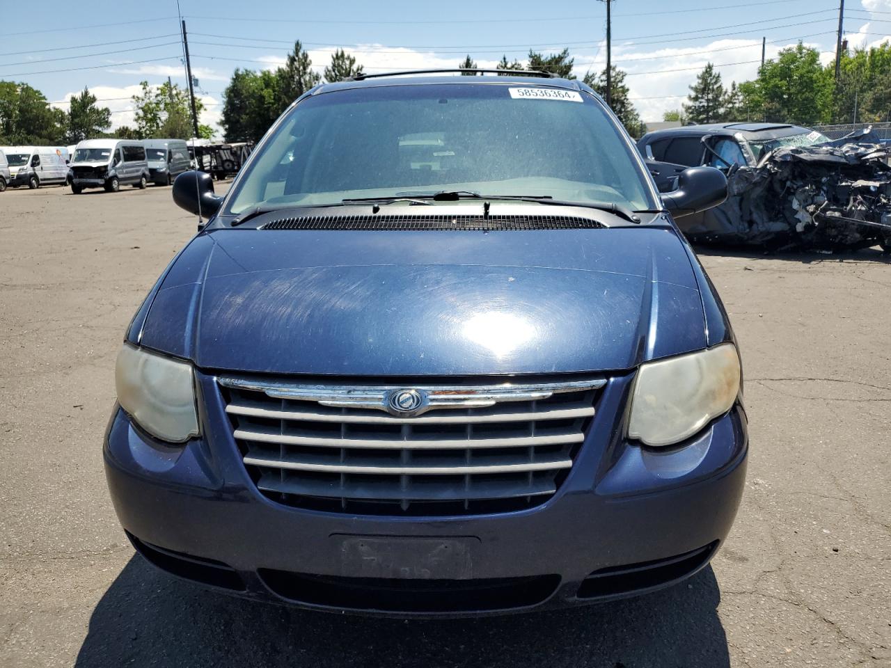 2C4GP54L65R567550 2005 Chrysler Town & Country Touring