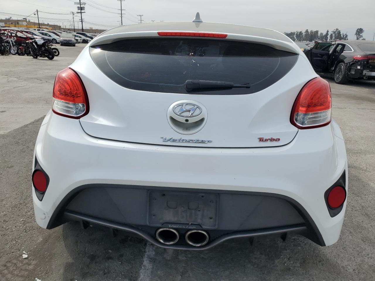 KMHTC6AE8FU221313 2015 Hyundai Veloster Turbo