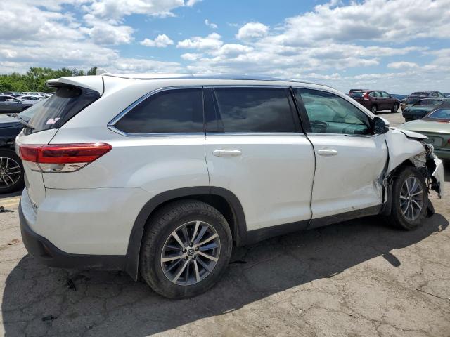 VIN 5TDJZRFH7KS930845 2019 Toyota Highlander, SE no.3