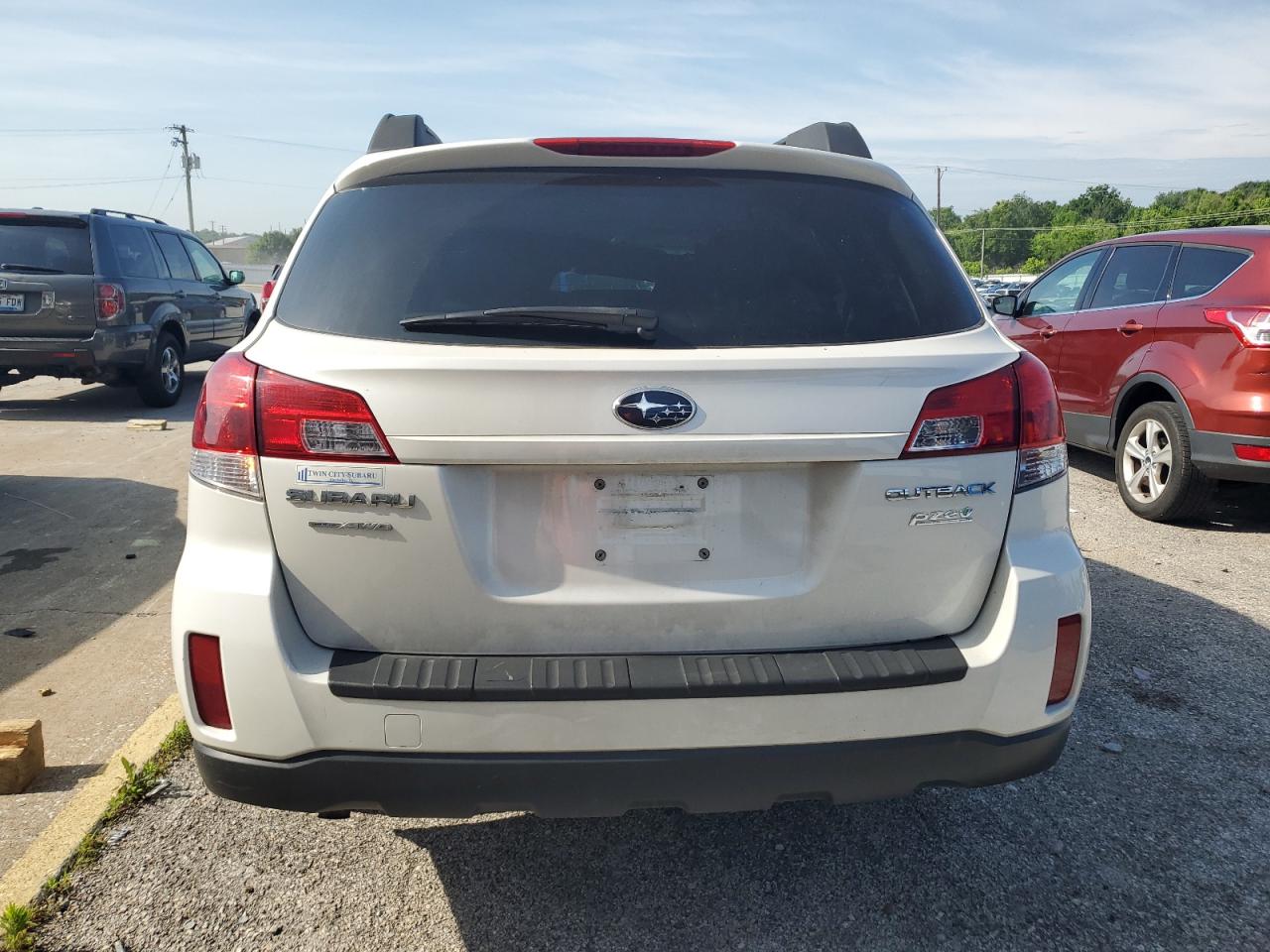 4S4BRBCC8B3347685 2011 Subaru Outback 2.5I Premium