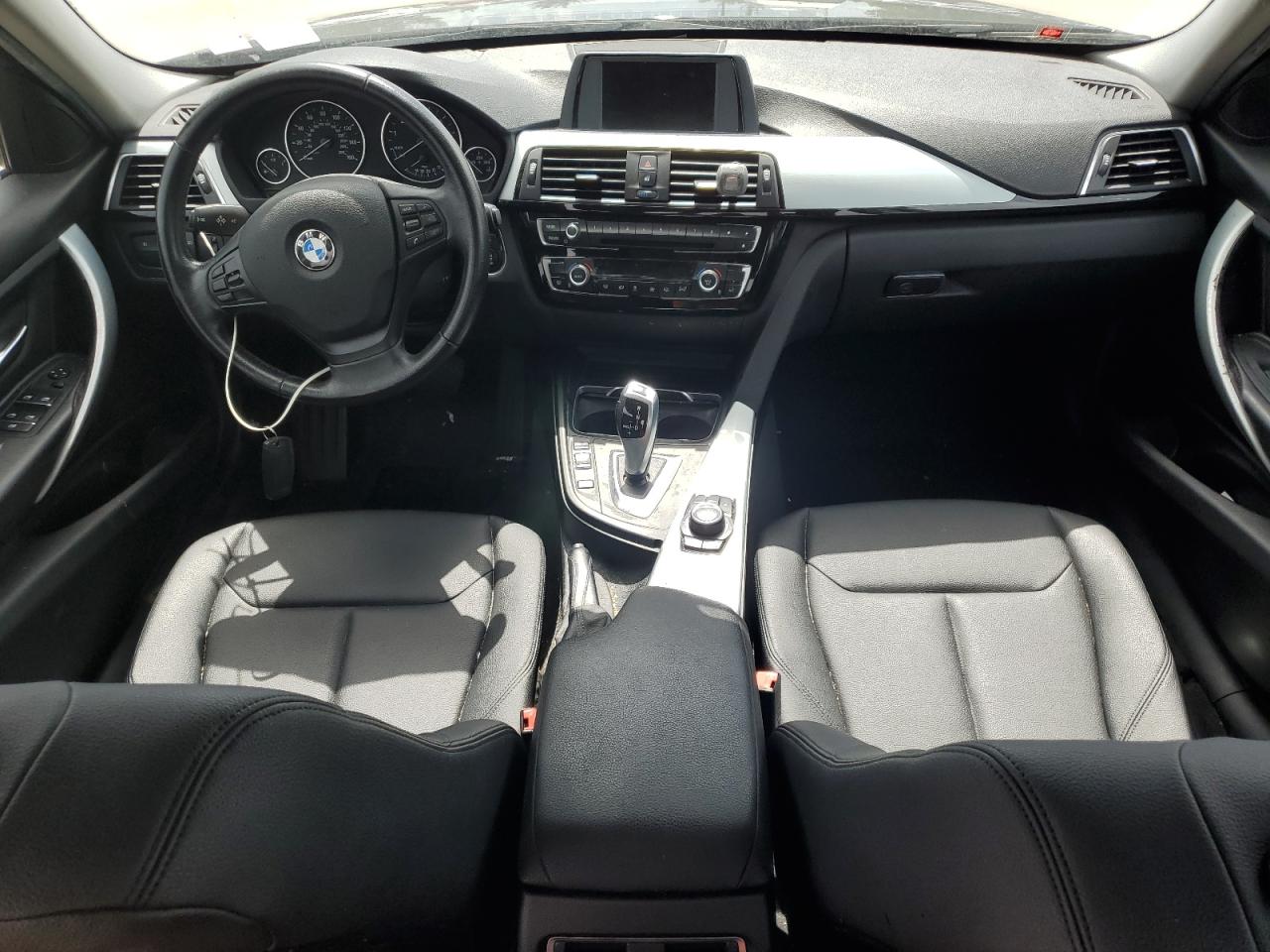 WBA8E1G30HNU15471 2017 BMW 320 I