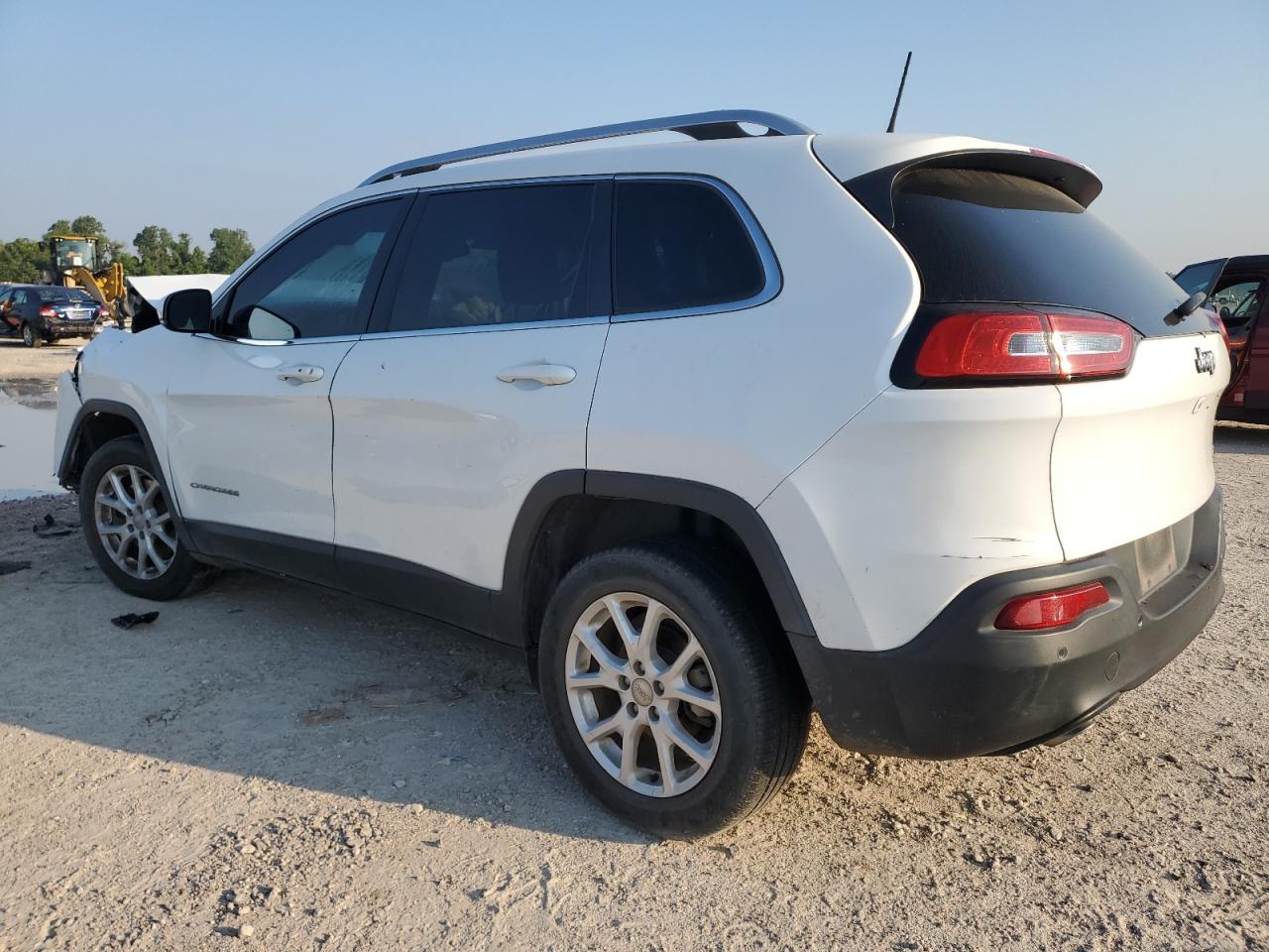 1C4PJLLB8JD511105 2018 Jeep Cherokee Latitude Plus