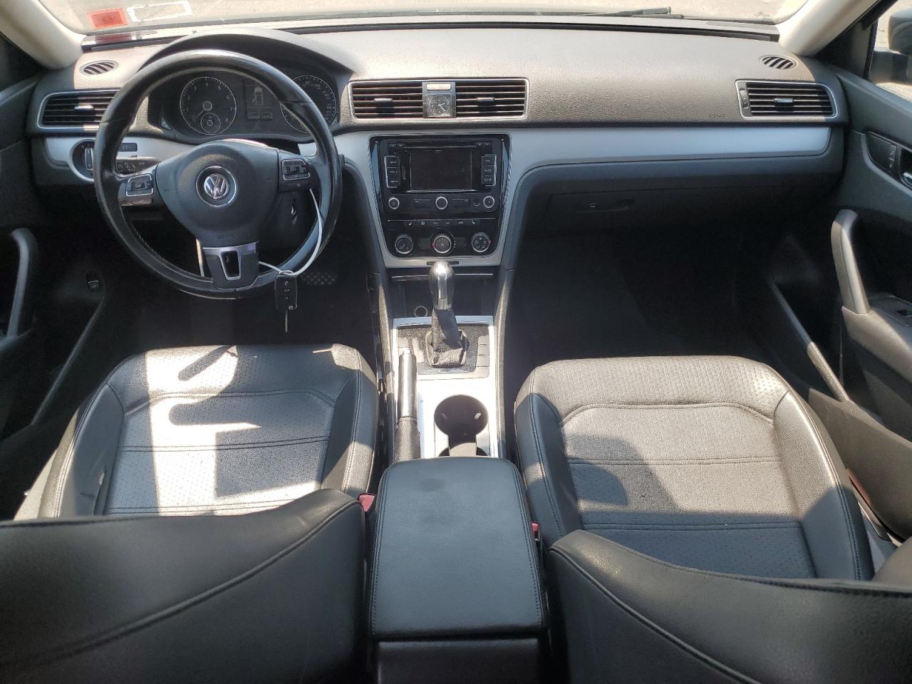1VWBP7A3XDC034552 2013 Volkswagen Passat Se