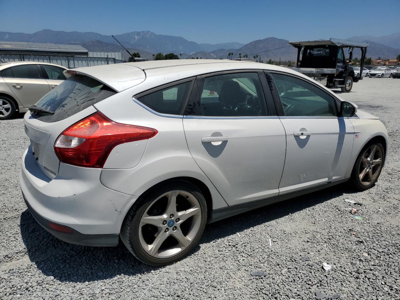 1FAHP3N24CL161406 2012 Ford Focus Titanium