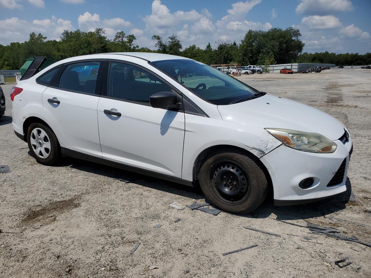 2014 Ford Focus S vin: 1FADP3E25EL443426