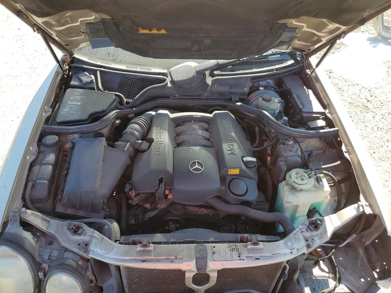 WDBJF65JXYB098699 2000 Mercedes-Benz E 320