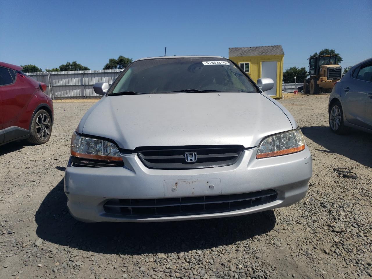 1HGCG3277YA025229 2000 Honda Accord Ex