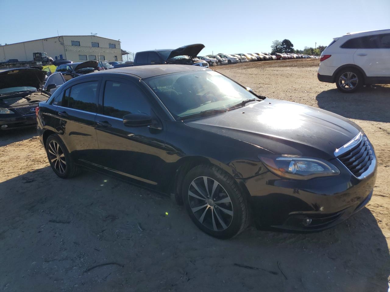 2013 Chrysler 200 Touring vin: 1C3CCBBG4DN720313