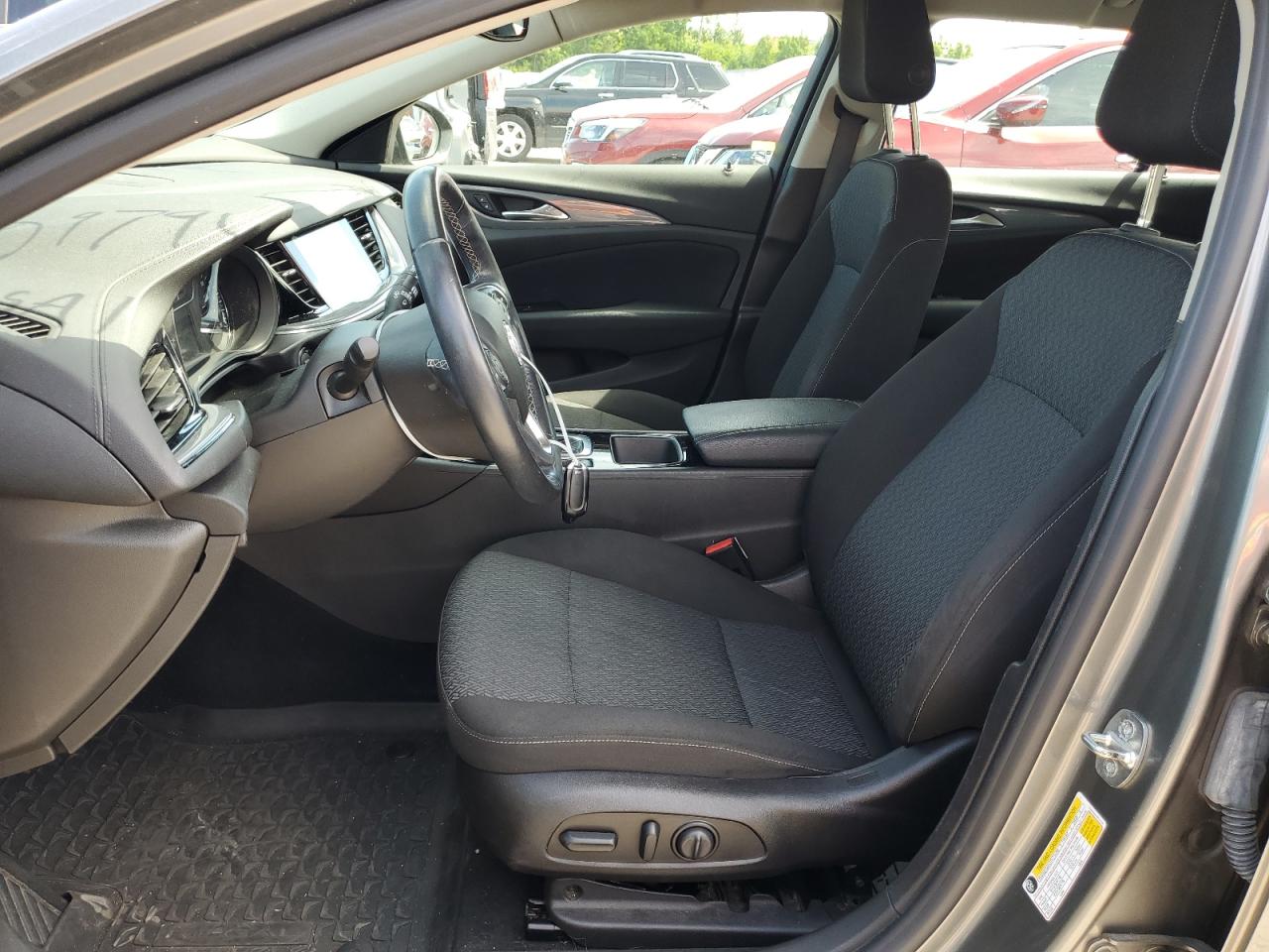 W04GU8SX2K1026702 2019 Buick Regal Tourx Preferred