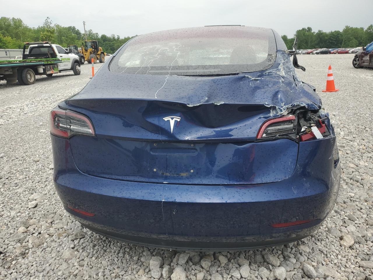 5YJ3E1EA1JF035946 2018 Tesla Model 3