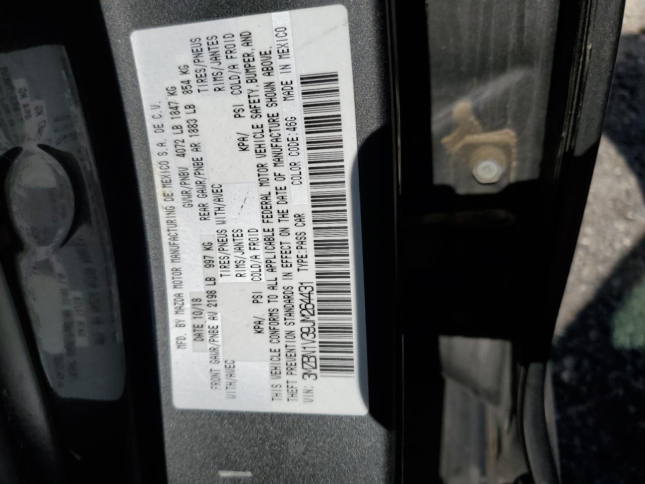 3MZBN1V39JM264431 2018 Mazda 3 Touring