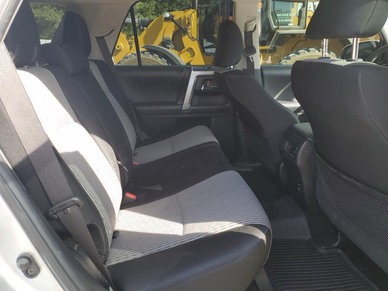 JTEZU5JR3J5181715 2018 Toyota 4Runner Sr5