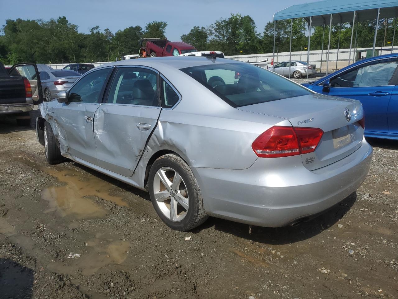 2015 Volkswagen Passat S vin: 1VWAS7A32FC111220